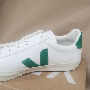 Veja Campo Extra-White and Emeraude Sneakers